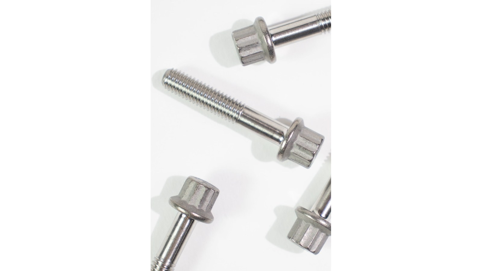 Inconel 718 Stud Bolts: High-Temperature & High-Pressure Fastener Guide